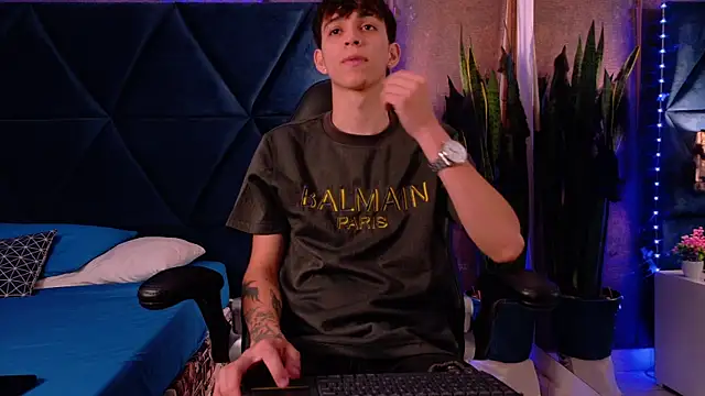 Lion Foster01 online show from October 23, 2025, 12:04 pm