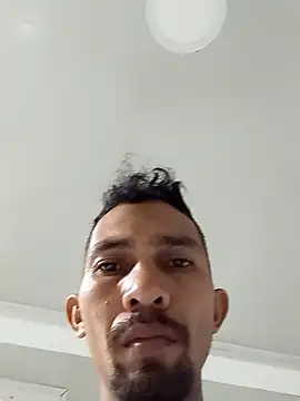 Snapshot of Emilio2034 chatting on November 10, 2025, 10:25 am Emilio2034 online show from November 10, 2025, 10:25 am