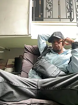 Snapshot of AaronCruz_ chatting on February 12, 2025, 1:06 pm AaronCruz online show from February 12, 2025, 1:06 pm