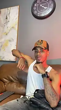 Snapshot of AaronCruz_ chatting on February 13, 2025, 1:15 pm AaronCruz online show from February 13, 2025, 1:15 pm