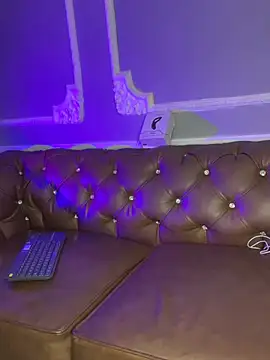 Snapshot of AaronCruz_ chatting on February 27, 2025, 3:37 pm AaronCruz online show from February 27, 2025, 3:37 pm