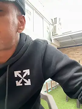 Snapshot of AaronCruz_ chatting on February 27, 2025, 6:53 pm AaronCruz online show from February 27, 2025, 6:53 pm