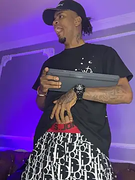 Snapshot of AaronCruz_ chatting on March 1, 2025, 1:40 pm AaronCruz online show from March 1, 2025, 1:40 pm