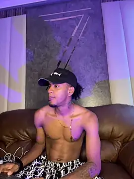 Snapshot of AaronCruz_ chatting on March 17, 2025, 7:26 pm AaronCruz online show from March 17, 2025, 7:26 pm