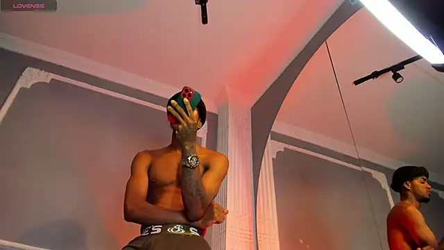 Snapshot of AaronCruz_ chatting on September 10, 2025, 1:22 pm AaronCruz online show from September 10, 2025, 1:22 pm