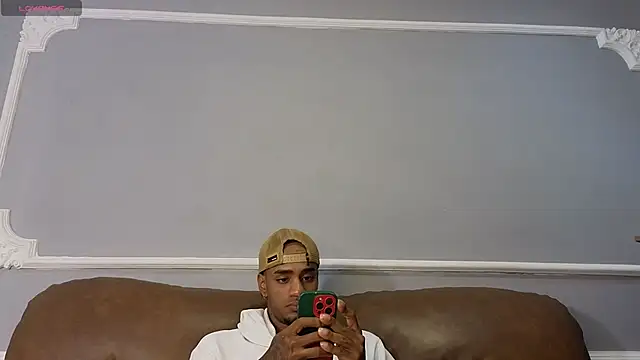 Snapshot of AaronCruz_ chatting on September 16, 2025, 1:01 pm AaronCruz online show from September 16, 2025, 1:01 pm