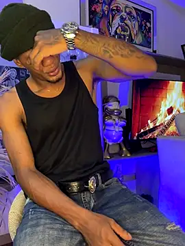 Snapshot of AaronCruz_ chatting on October 8, 2025, 4:54 am AaronCruz online show from October 8, 2025, 4:54 am