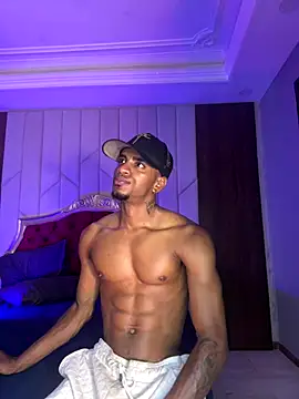 Snapshot of AaronCruz_ chatting on November 26, 2025, 10:05 am AaronCruz online show from November 26, 2025, 10:05 am