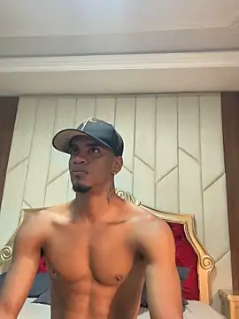 Snapshot of AaronCruz_ chatting on November 28, 2025, 10:01 pm AaronCruz online show from November 28, 2025, 10:01 pm