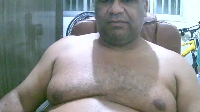 Snapshot of ulmo_br chatting on November 5, 2025, 12:43 am ulmo br online show from November 5, 2025, 12:43 am