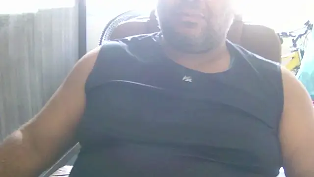 Snapshot of ulmo_br chatting on November 16, 2025, 1:06 pm ulmo br online show from November 16, 2025, 1:06 pm