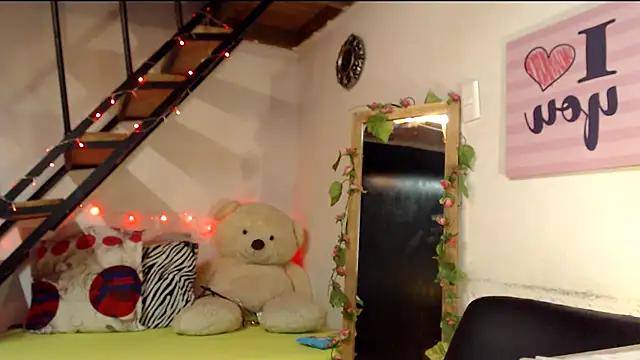 luna sky83 online show from January 16, 2025, 7:28 am