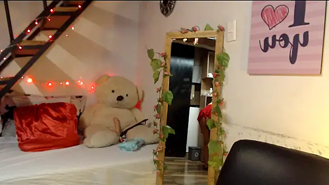 luna sky83 online show from January 22, 2025, 4:55 am