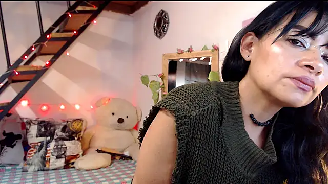 luna sky83 online show from February 11, 2025, 10:37 am