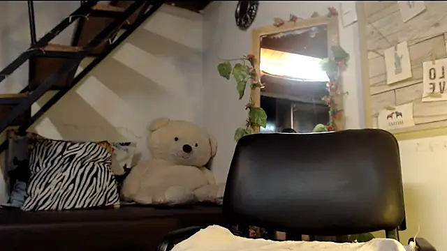 luna sky83 online show from February 25, 2025, 5:41 am