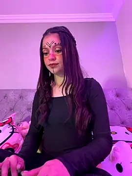 LucyEvans  online show from October 31, 2025, 5:41 am