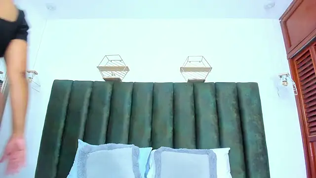 Snapshot of nahomygrey_ chatting on April 17, 2026, 8:12 pm nahomygrey online show from April 17, 2026, 8:12 pm
