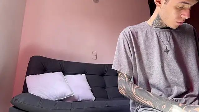 Saturno v online show from March 13, 2025, 7:06 pm