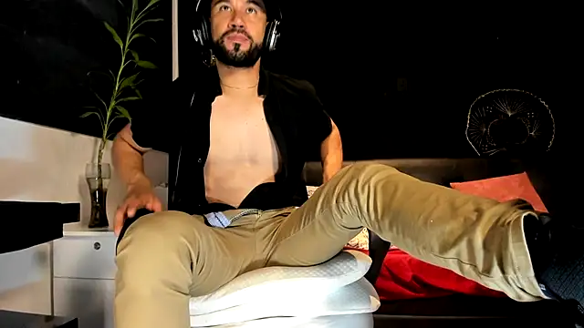 alessandro wye online show from November 18, 2025, 3:01 am