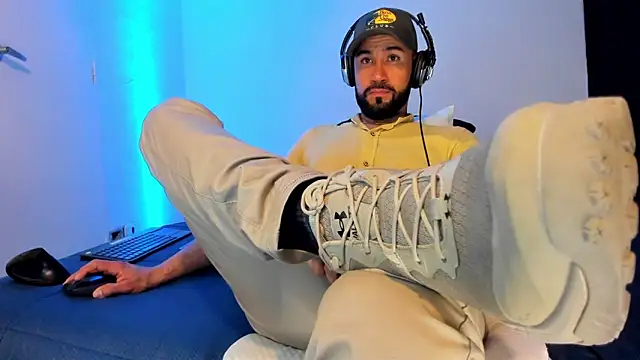 alessandro wye online show from December 16, 2025, 1:49 pm