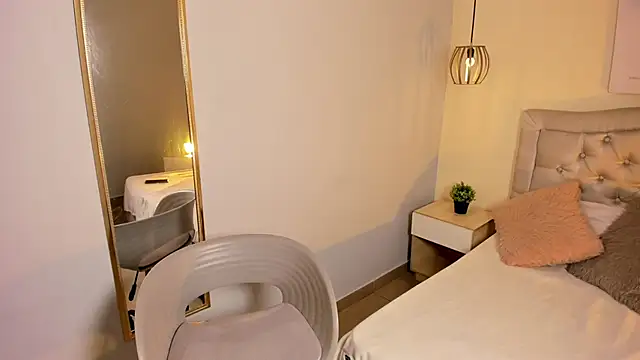 Snapshot of escarleth__ chatting on November 18, 2025, 12:20 pm escarleth online show from November 18, 2025, 12:20 pm