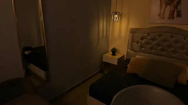 Snapshot of escarleth__ chatting on November 20, 2025, 12:16 pm escarleth online show from November 20, 2025, 12:16 pm