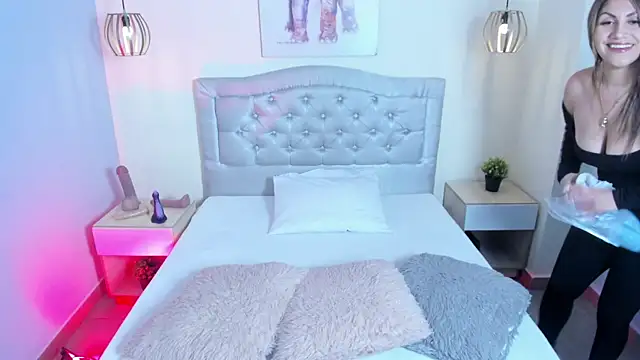 Snapshot of escarleth__ chatting on December 1, 2025, 2:11 pm escarleth online show from December 1, 2025, 2:11 pm