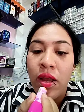 Miia grand online show from November 27, 2025, 12:29 pm