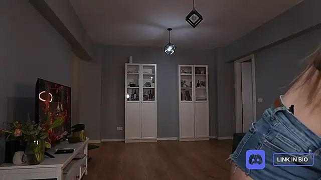 moondaoo online show from November 7, 2025, 5:07 am