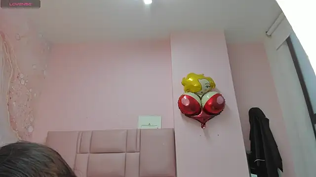 soyzarahtorres online show from September 17, 2025, 9:38 pm