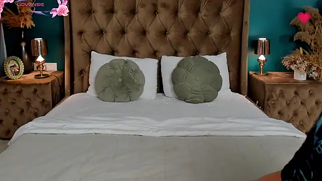 CalyMoon online show from January 13, 2026, 1:16 pm