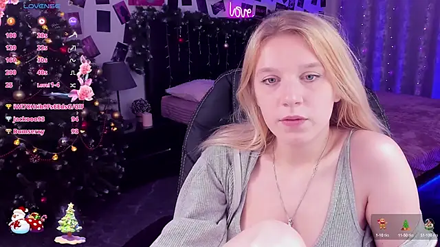 Snapshot of KarambaMoon chatting on December 24, 2024, 3:05 am KarambaMoon online show from December 24, 2024, 3:05 am