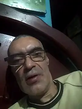 Snapshot of hugosafado333 chatting on December 18, 2024, 5:15 am hugosafado333 online show from December 18, 2024, 5:15 am