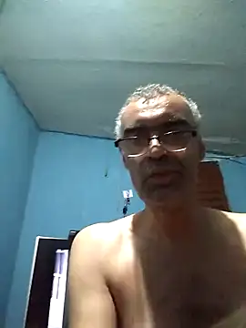 Snapshot of hugosafado333 chatting on January 26, 2025, 4:20 am hugosafado333 online show from January 26, 2025, 4:20 am