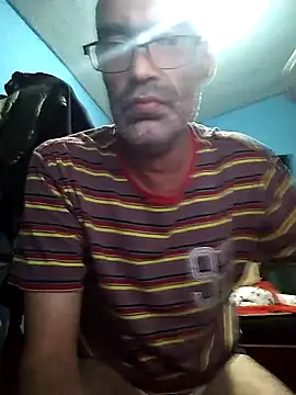 Snapshot of hugosafado333 chatting on February 11, 2025, 5:37 am hugosafado333 online show from February 11, 2025, 5:37 am