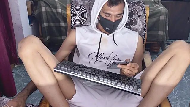 Snapshot of Habibi_big_b chatting on May 10, 2026, 8:41 am Habibi big b online show from May 10, 2026, 8:41 am