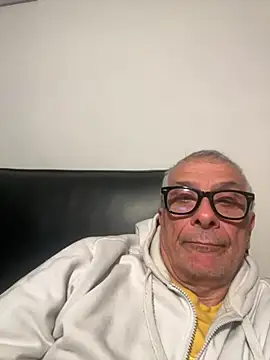 4n4l1zz4m1 online show from February 15, 2026, 8:27 pm