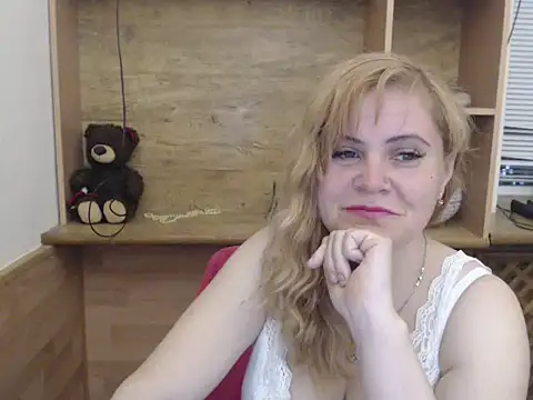 DaniellaKiss online show from May 15, 2026, 5:53 pm
