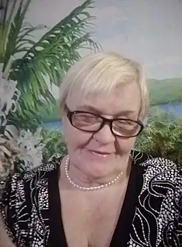 VioletSweet566 online show from January 18, 2025, 8:09 pm