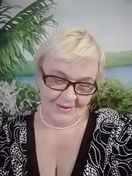 VioletSweet566 online show from January 20, 2025, 12:18 pm