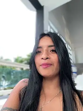 Laura fernandezII online show from February 9, 2025, 10:00 pm