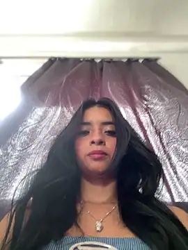 Laura fernandezII online show from February 18, 2025, 3:10 pm