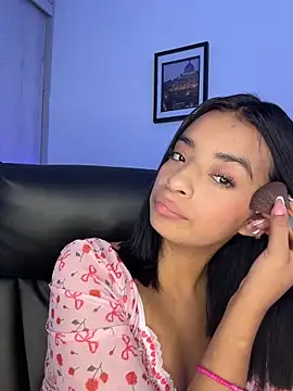 Laura fernandezII online show from February 4, 2026, 6:58 pm