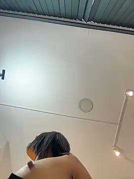 Laura fernandezII online show from February 21, 2026, 1:12 pm