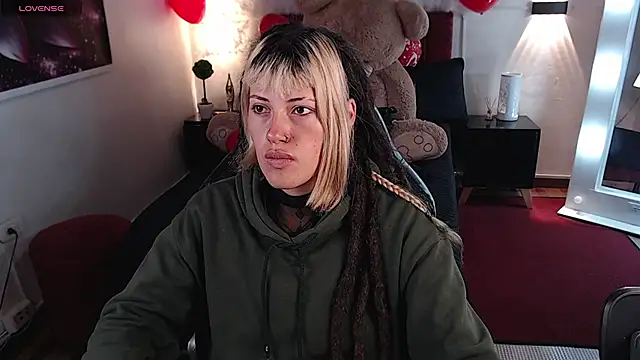 Snapshot of _sharlotte777 chatting on February 17, 2025, 1:42 pm sharlotte777 online show from February 17, 2025, 1:42 pm