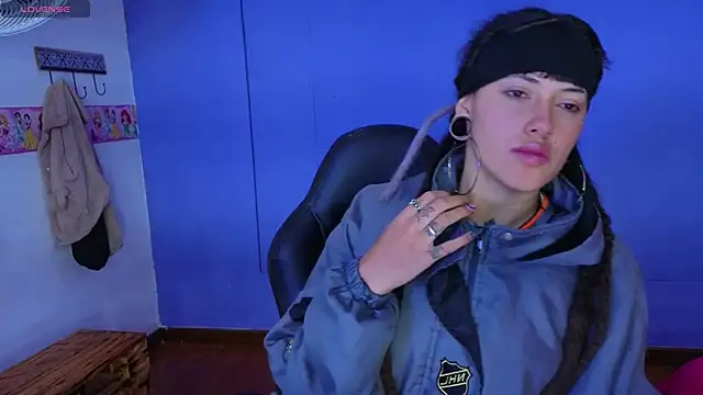 Snapshot of _sharlotte777 chatting on November 12, 2025, 1:55 pm sharlotte777 online show from November 12, 2025, 1:55 pm