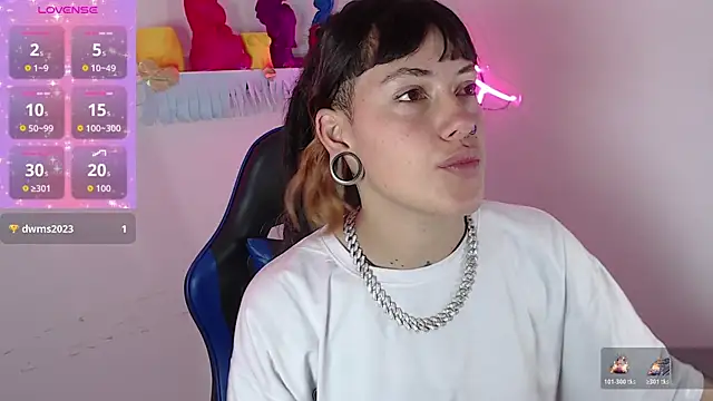 Snapshot of _sharlotte777 chatting on December 1, 2025, 2:22 pm sharlotte777 online show from December 1, 2025, 2:22 pm