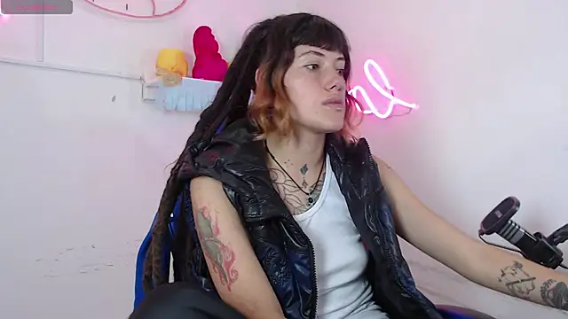 Snapshot of _sharlotte777 chatting on December 5, 2025, 2:25 pm sharlotte777 online show from December 5, 2025, 2:25 pm