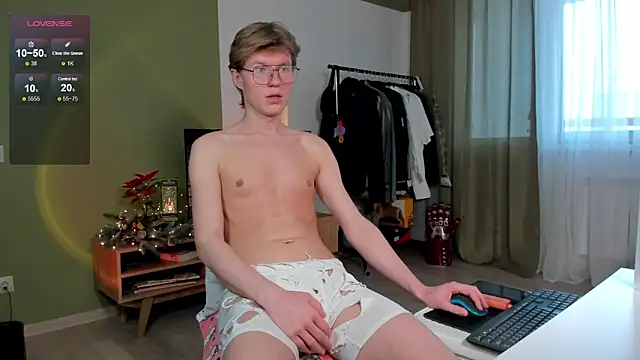 Snapshot of vlad_ggvldd chatting on December 13, 2024, 9:35 am vlad ggvldd online show from December 13, 2024, 9:35 am