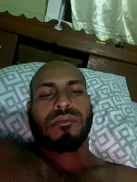 islandvybee55 online show from December 23, 2025, 3:37 am